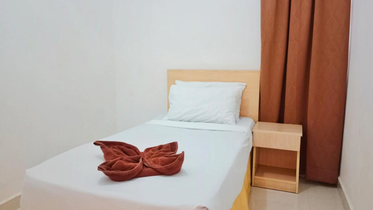 Sumai Hotel Apartment Куала-Тренгану Экстерьер фото