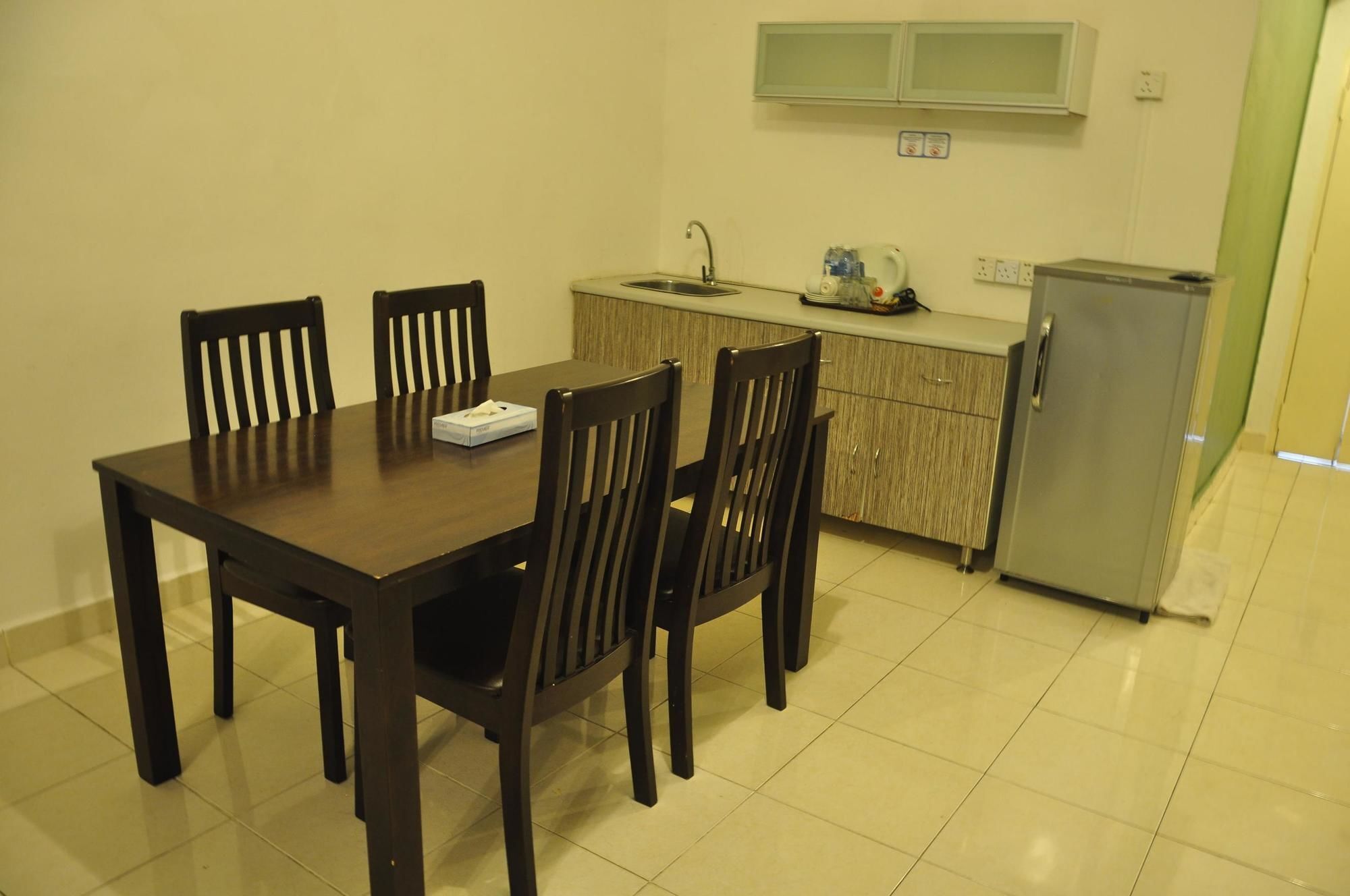 Sumai Hotel Apartment Куала-Тренгану Экстерьер фото